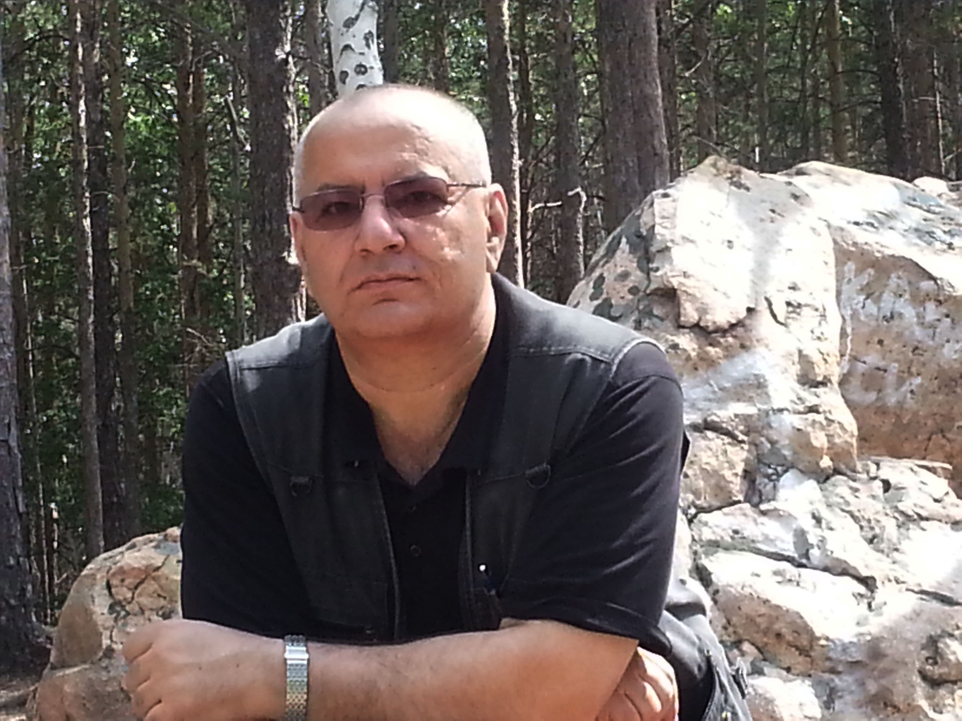 صورة غلاف مقالة ممدوح حمادة: لن نغير ما لم نتغير