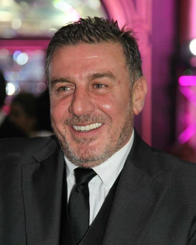 صورة غلاف مقالة وائل رمضان: هذا سبب استمرارية عطر الشام.. وبكرا أحلى2 قريباً