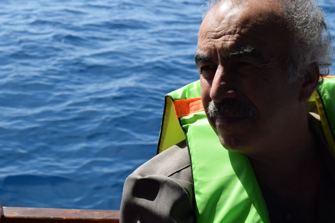 علي كريّم لاجئ في الدراما فقط