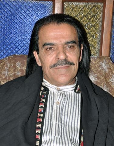 "خان" محمد معروف ب "باب شرقي" في الثلث الأخير من العمل