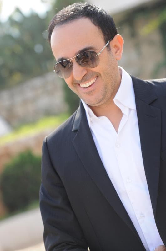 صورة غلاف مقالة صابر الرباعي من لجنة "أحلى صوت" إلى خشبة "اراب ايدول"