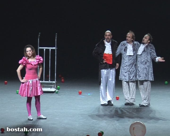 صورة غلاف مقالة الفلسفة المنقرضة في مسرحية "المشاجرة"