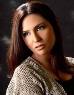 صورة غلاف مقالة عرض "حكاية علاء الدين" يعيد رنا شميس للمسرح