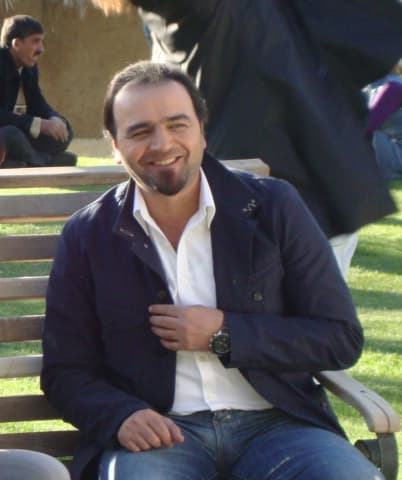 صورة غلاف مقالة سامر المصري ملك التاكسي .... ونجم السينما الغنائية