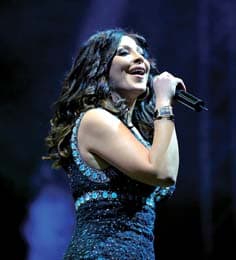 صورة غلاف مقالة عايز تبقى معروف .. قول "إليسا سرقتني"!!!