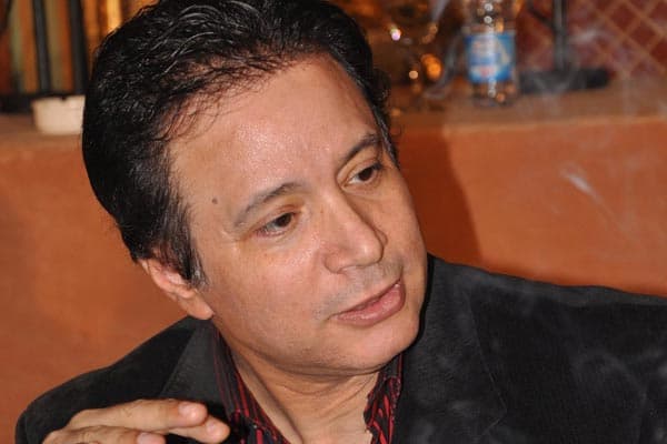 صورة غلاف مقالة إيمان البحر درويش في دور جده