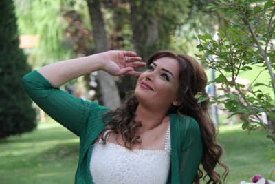 صورة غلاف مقالة قمر خلف: الوطن ليس بيتاً أشتريه وأبيعه