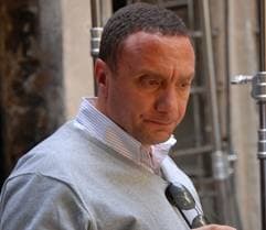 صورة غلاف مقالة باسل الخطيب يبدأ رحلته مع "مريم"