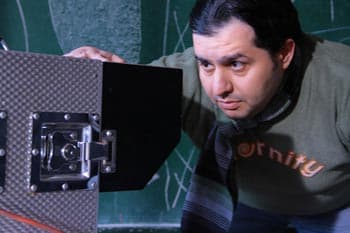 صورة غلاف مقالة محمود ادريس :جدلية العنف في (حياة بحجم خبر عاجل)