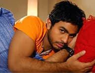 صورة غلاف مقالة بعد انسحاب الزعيم.. منافسة بين هنيدي وتامر وغادة عبد الرازق