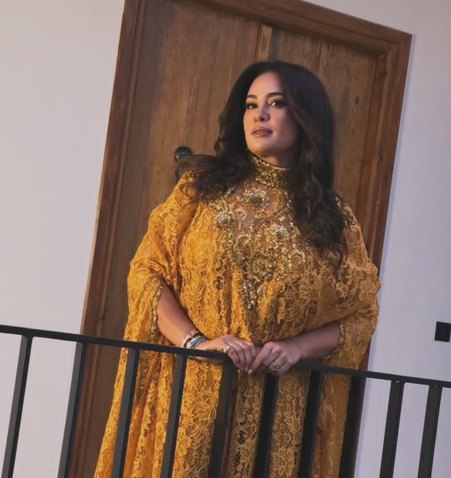 هند صبري تعود إلى تونس بغياب أمها