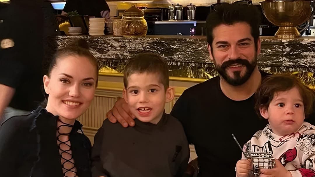 فاهرييه إيفجان وبوراك أوزجيفيت يخطفان الأنظار بصور عائلية من العطلة