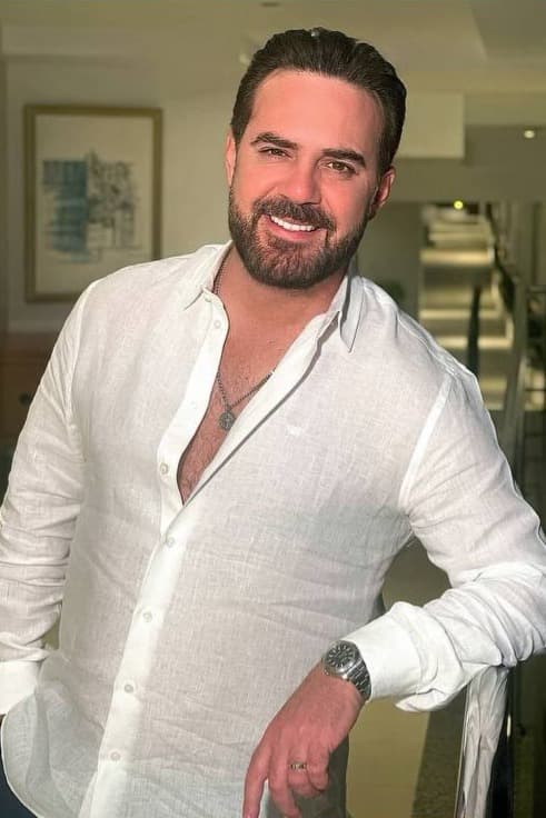 صورة غلاف مقالة وائل جسار يتألق في مهرجان الحمامات: "ليلة لا تُنسى"