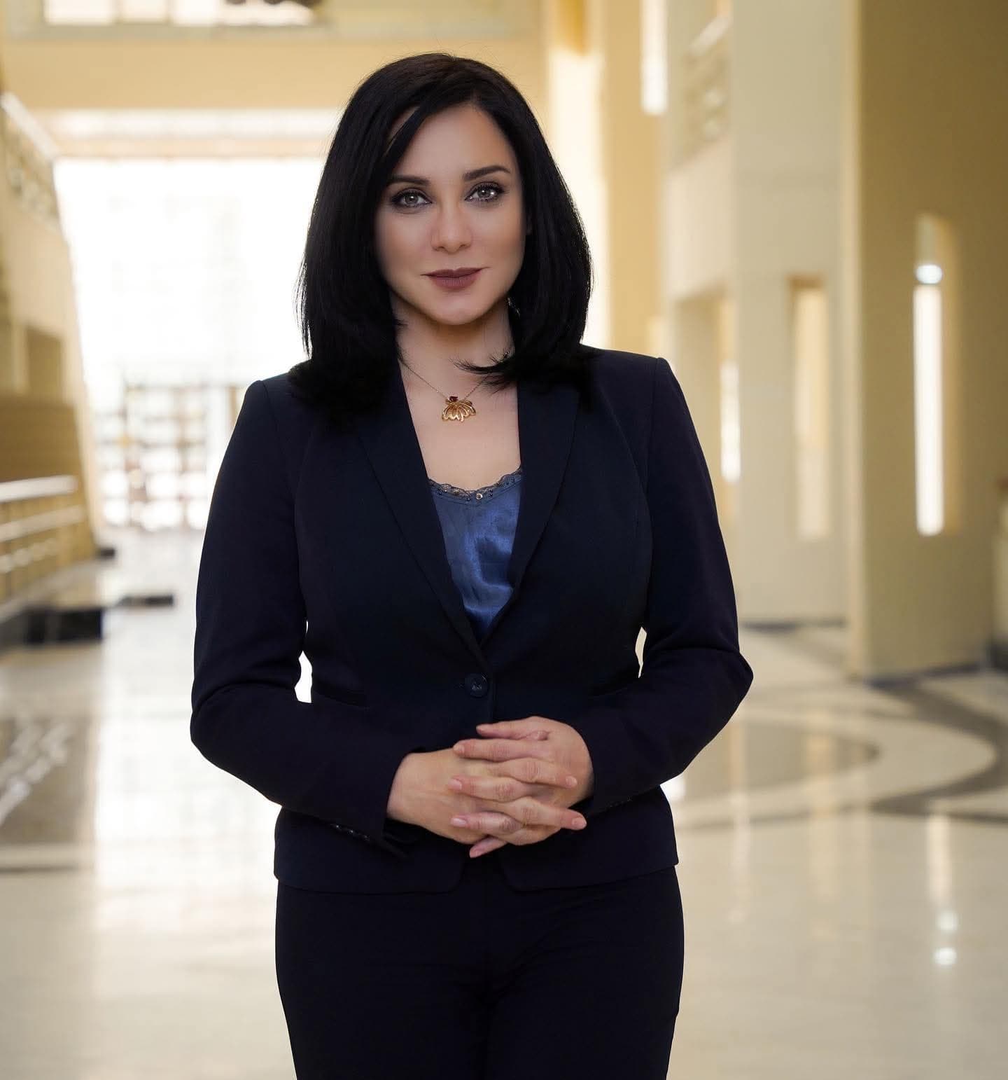 سلاف فواخرجي توجه رسالة مؤثرة لفراس إبراهيم بعد دعمه لها