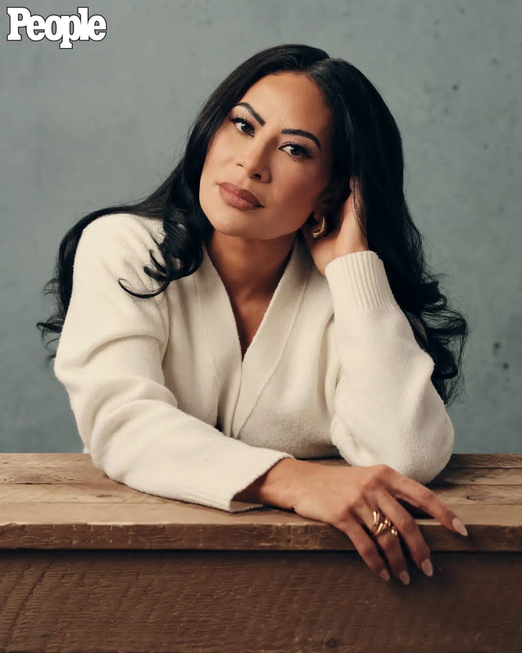 صورة غلاف مقالة جين شاه تعتذر بعد السجن