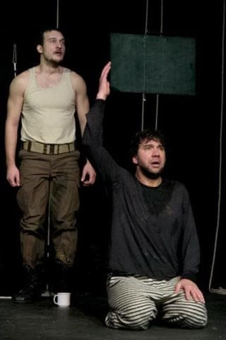 پوستر "المنفردة" پوستر "المنفردة"