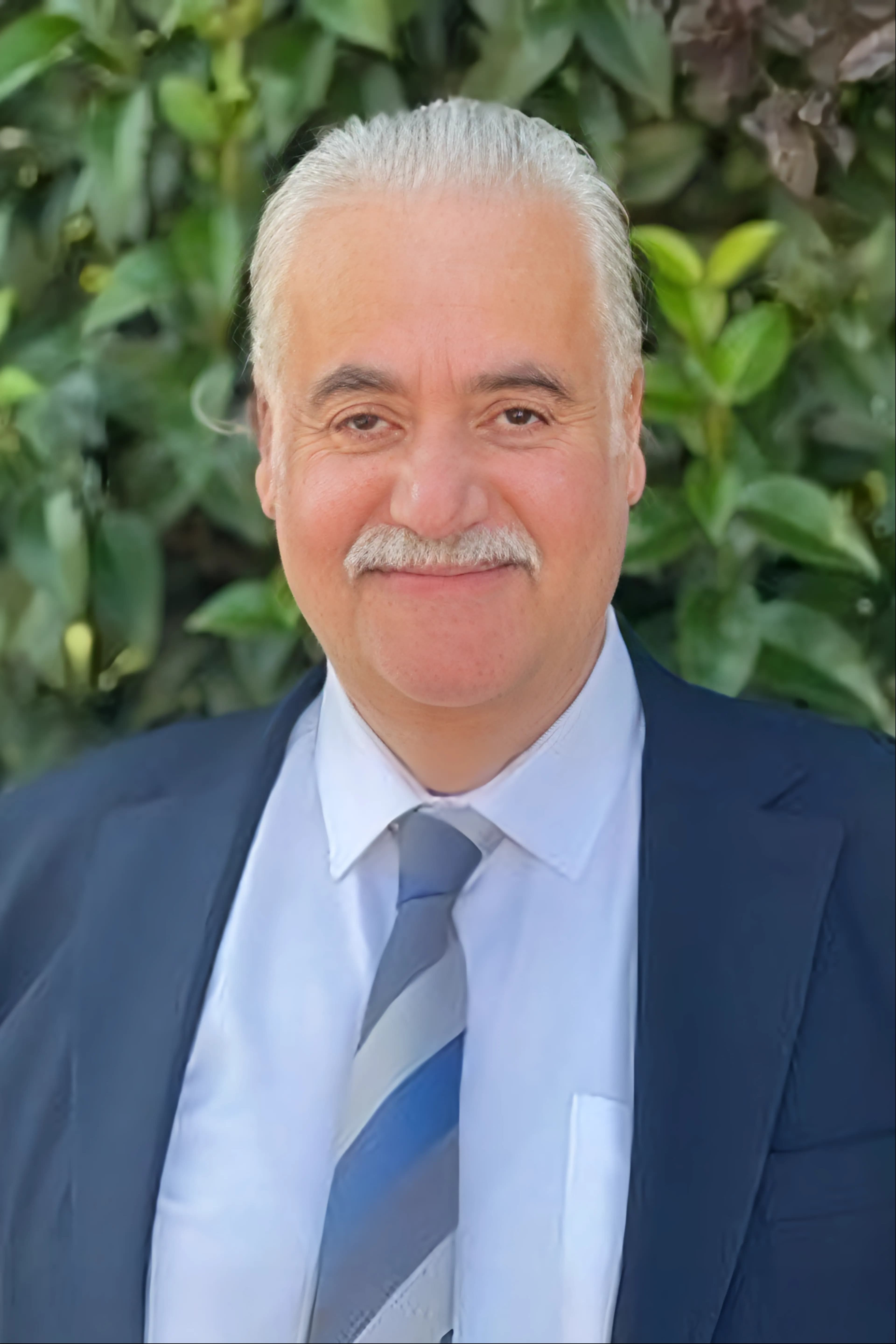 صورة پروفايل "نزيه قمر الدين" صورة پروفايل "نزيه قمر الدين"