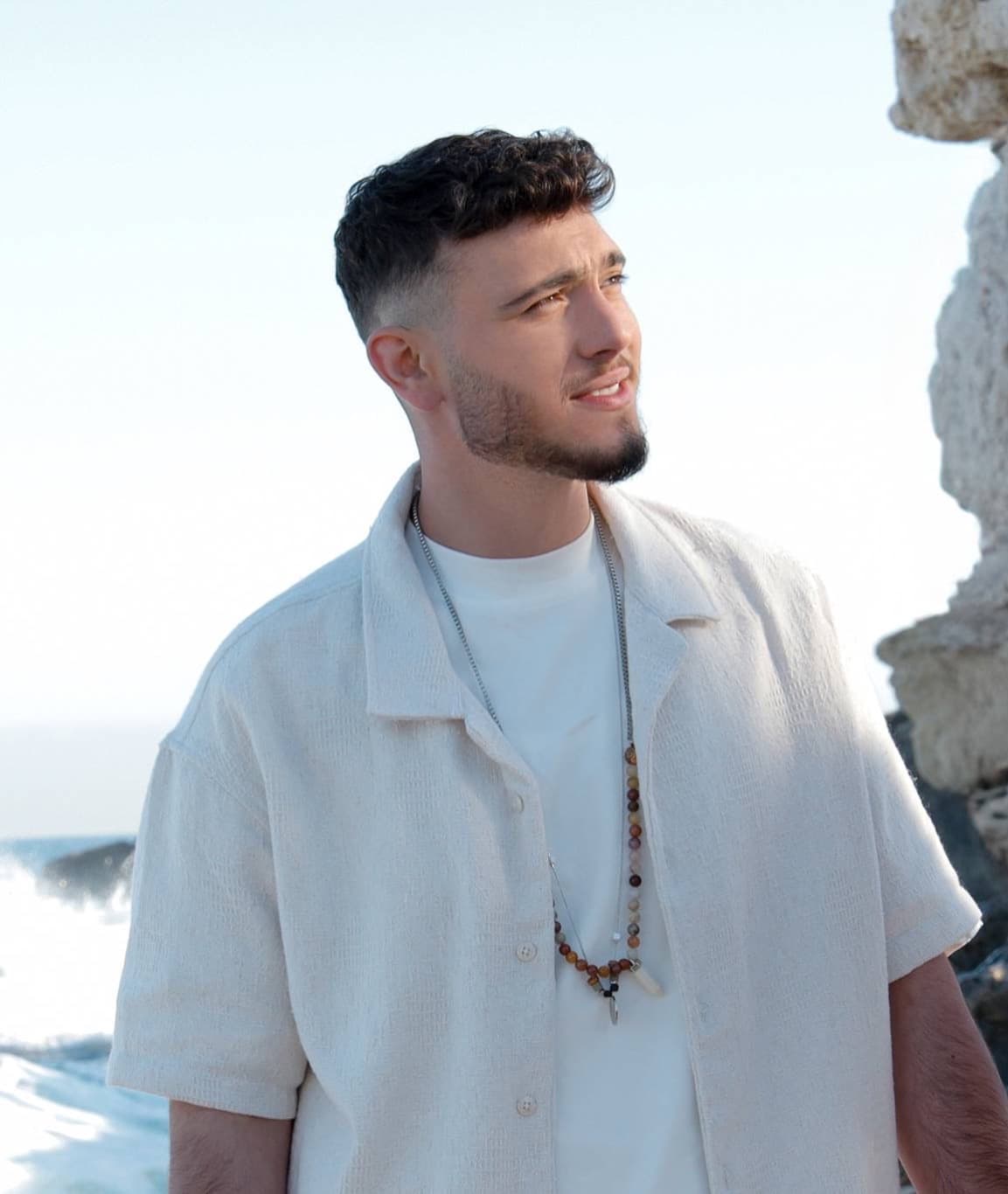 صورة غلاف مقالة الشامي: من لاجئ صغير إلى أصغر حكم في "ذا فويس كيدز"