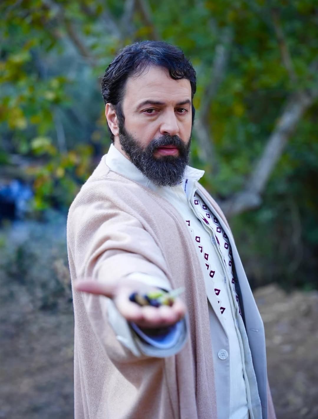 تيم حسن يستحضر "باب الحارة" في "مولانا"