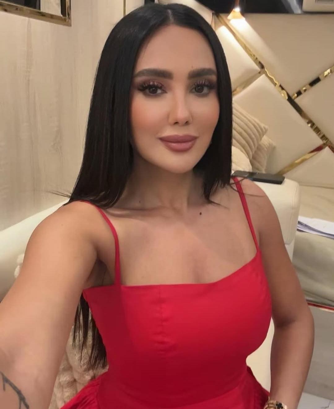 مي القاضي ترد على انتقادات فيفي عبده بسبب رقصها في "العتاولة"