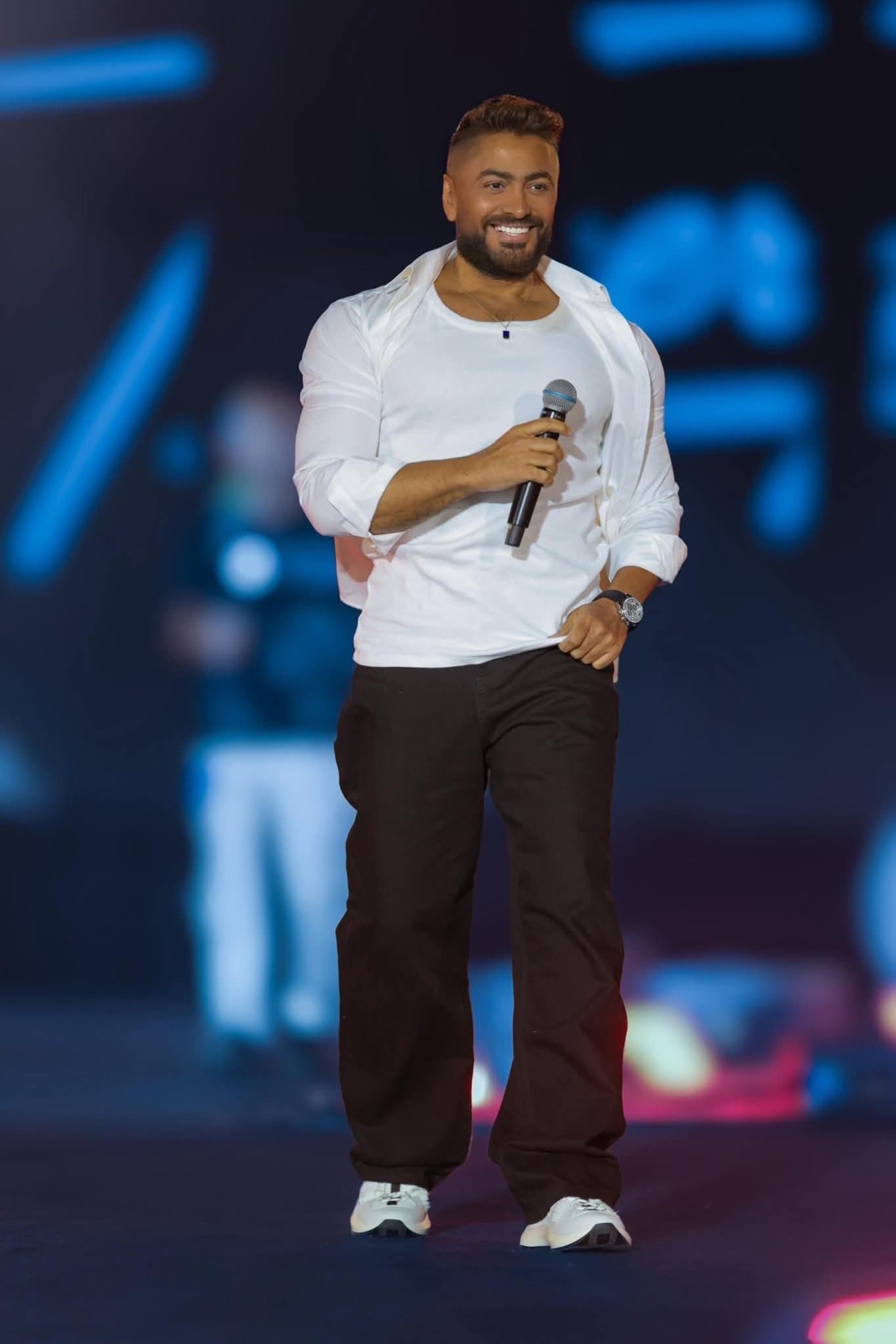 صورة غلاف مقالة تامر حسني يطمئن جمهوره بعد إصابة رياضية طفيفة