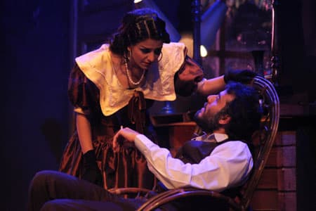 پوستر "بيت الدمية" پوستر "بيت الدمية"