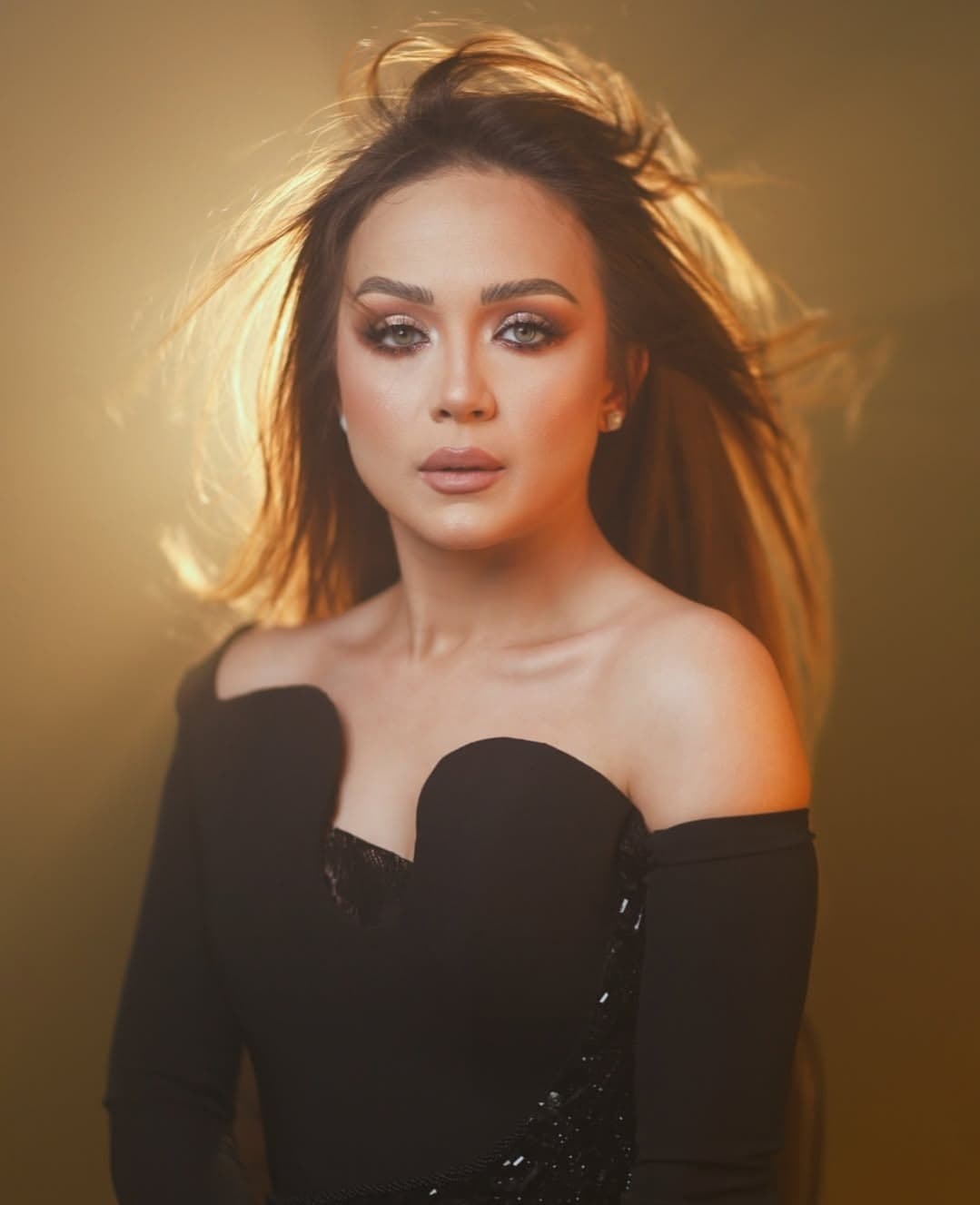 ما الذي يجمع سلافة معمار ومكسيم خليل وولاء عزام في بعد الأمس؟