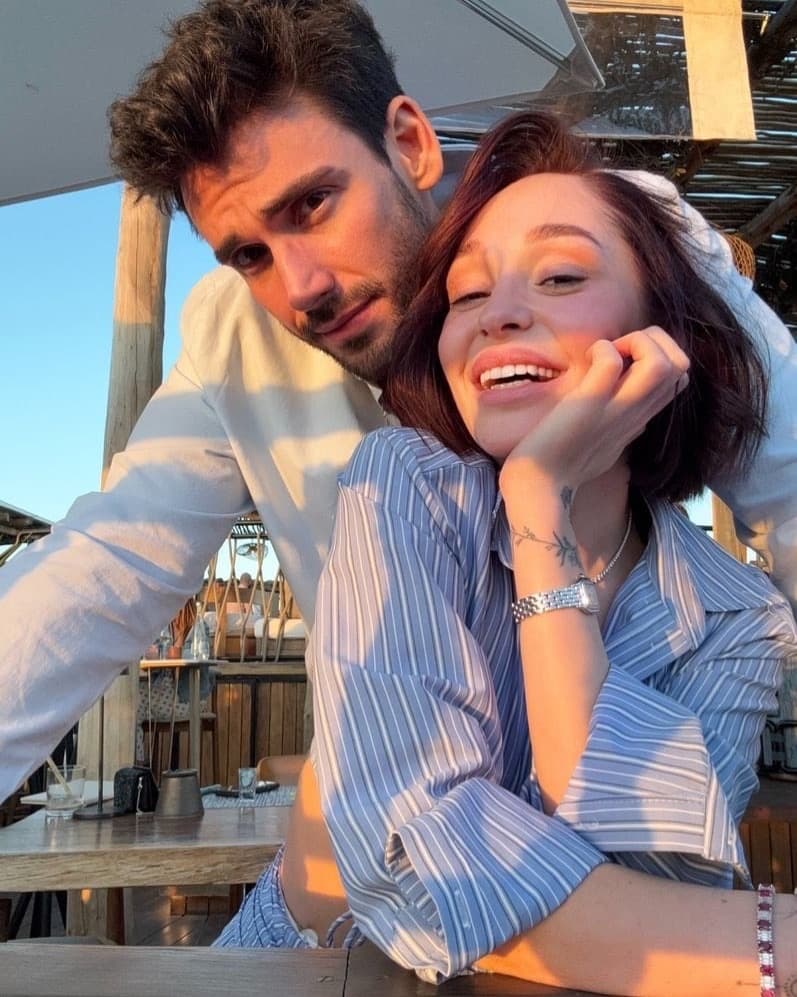 صورة غلاف مقالة انفصال يلماز كونت وعلياء بعد حادثة سرقة منزلية