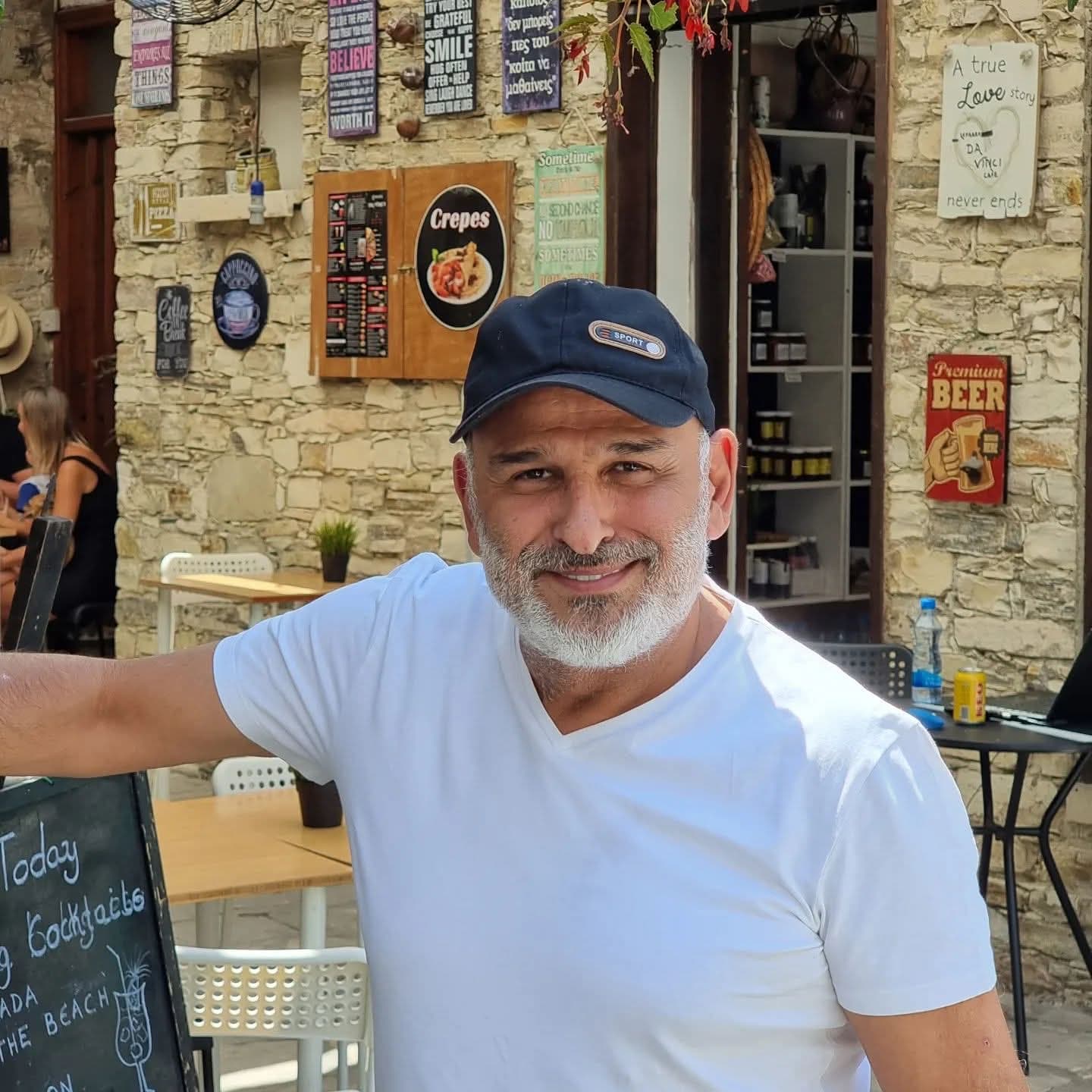 جمال سليمان يتألق على السجادة الحمراء لمهرجان البحر الأحمر